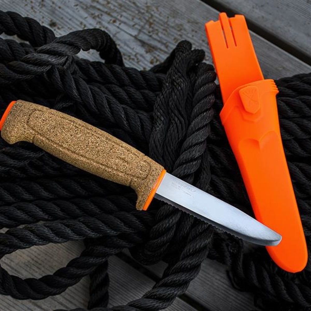 https://arrowbow.eu/media/catalog/product/m/o/morakniv-morakniv-floating-serrated-knife_1_.jpg