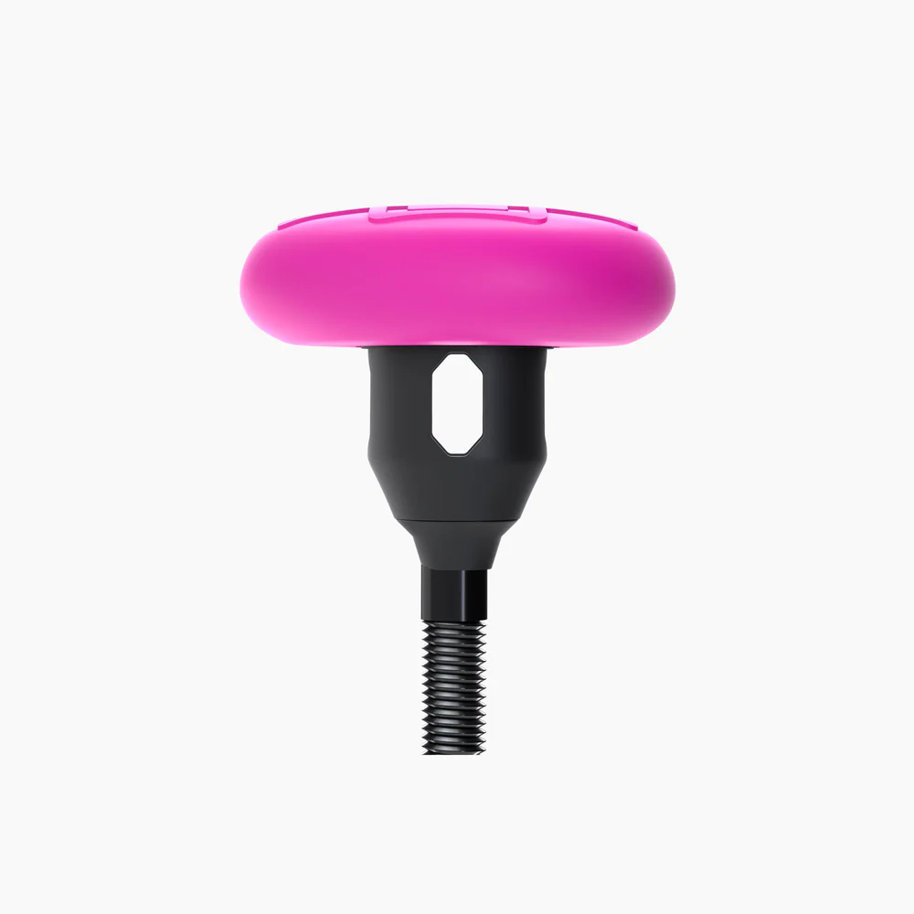 https://arrowbow.eu/media/catalog/product/w/e/web_03_tealth-tubeless-tag-holder-with-44mm-valve-kit_1_1000x1000.jpg