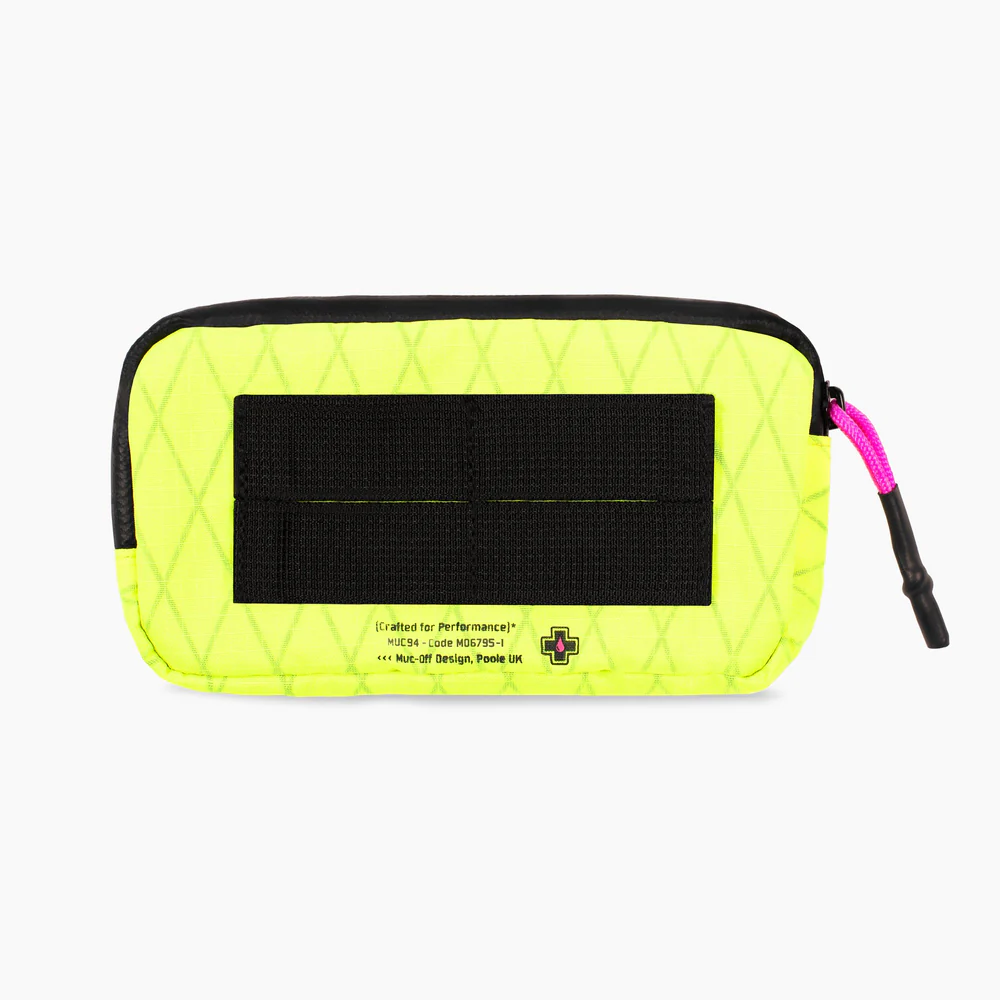 https://arrowbow.eu/media/catalog/product/w/e/web_20454_essentials_case_high_viz_2021_1000x1000.jpg