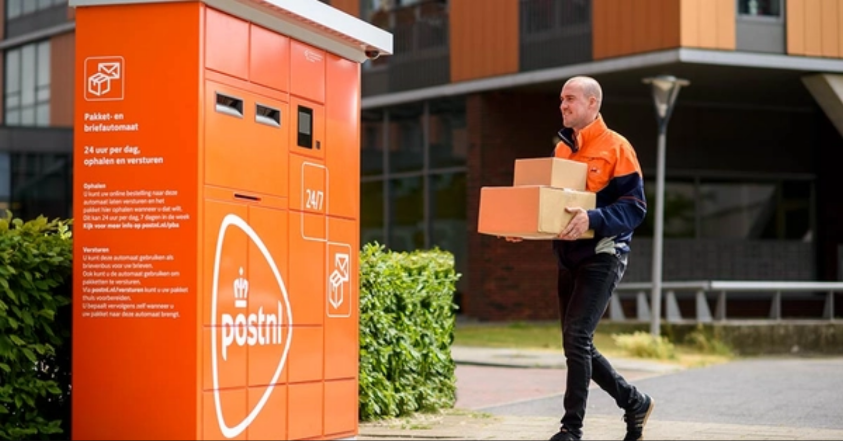 Nieuwe PostNL-pakketkluizen bij Vrijetijdwinkel 